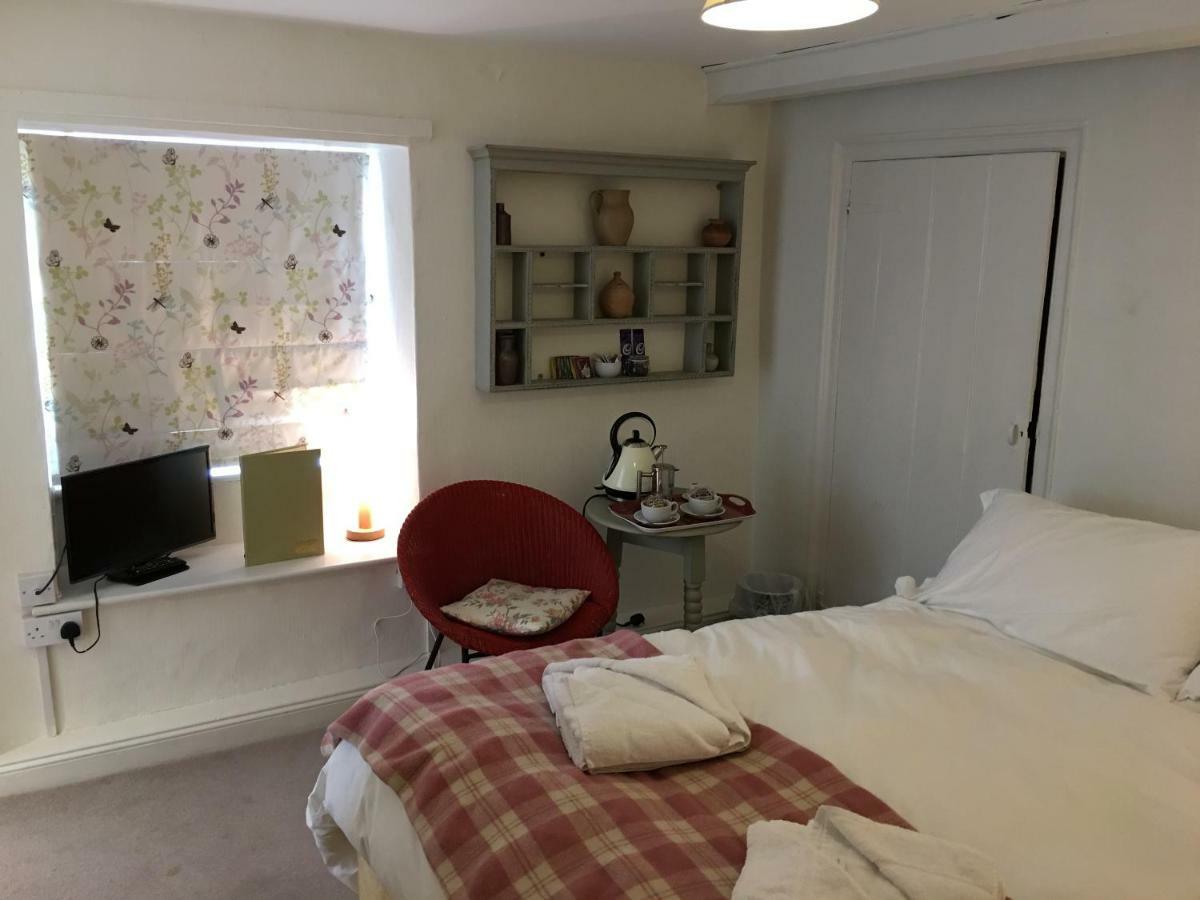 Bed and Breakfast The Scott Arms Кингстон Экстерьер фото